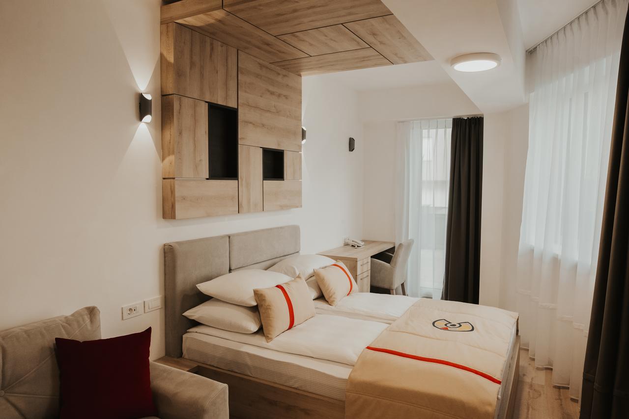 King Studio with Sofa Bed,694846533:JPEG